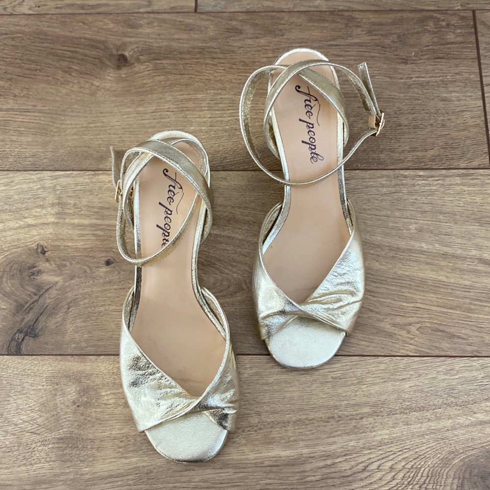 FREE PEOPLE gold block heel